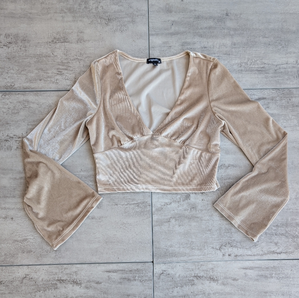 Originality Womens Mushroom Tan Velure Velvet Bell Sleeve V Neck Crop Top Medium